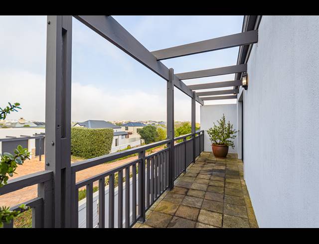 3 BEDROOM FREESTANDING FOR SALE IN ATLANTIC BEACH GOLF ESTATE